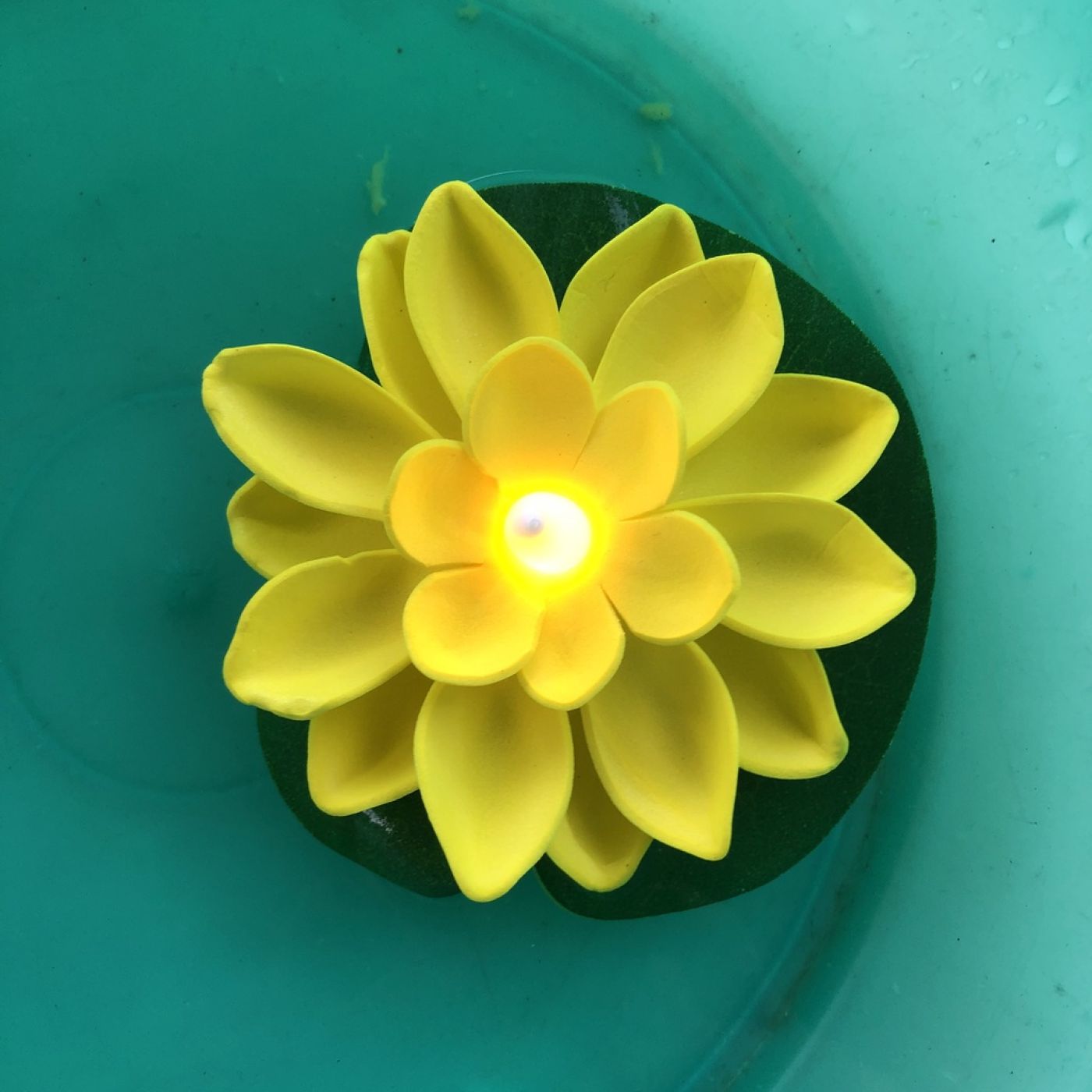 Đèn hoa đăng hình bông hoa sen chạy pin