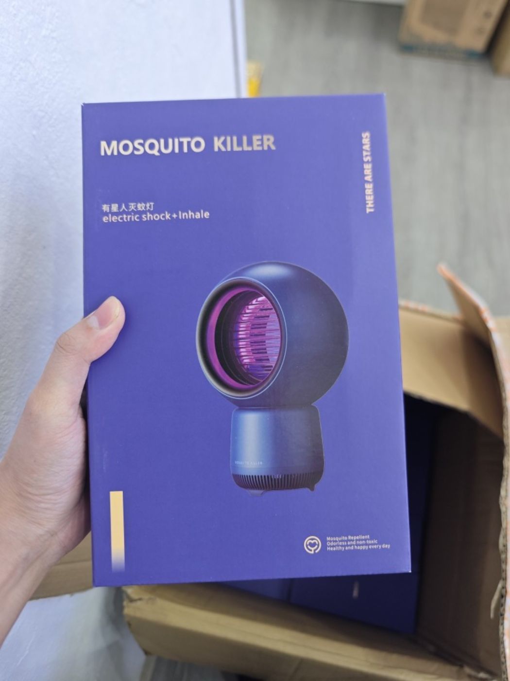 Máy bắt muỗi Phi hành gia Blue Astronaut Mosquito Killer hàng Amazon Nhật